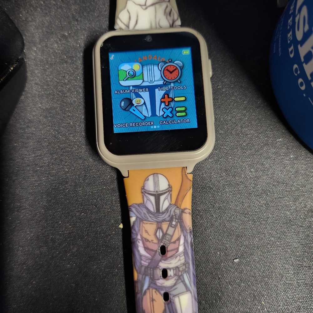 Star Wars Kids Smartwatch with Character Design - White
